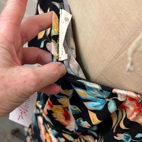 Hello Miz Black Floral Fitted Maternity Off Shoulder Dress Size Large NWT - Picture 6 of 10